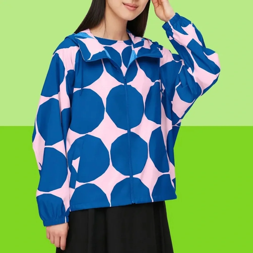 Uniqlo x Marimekko Pocketable UV Protection Parka blue and pink dot - Picture 1 of 4
